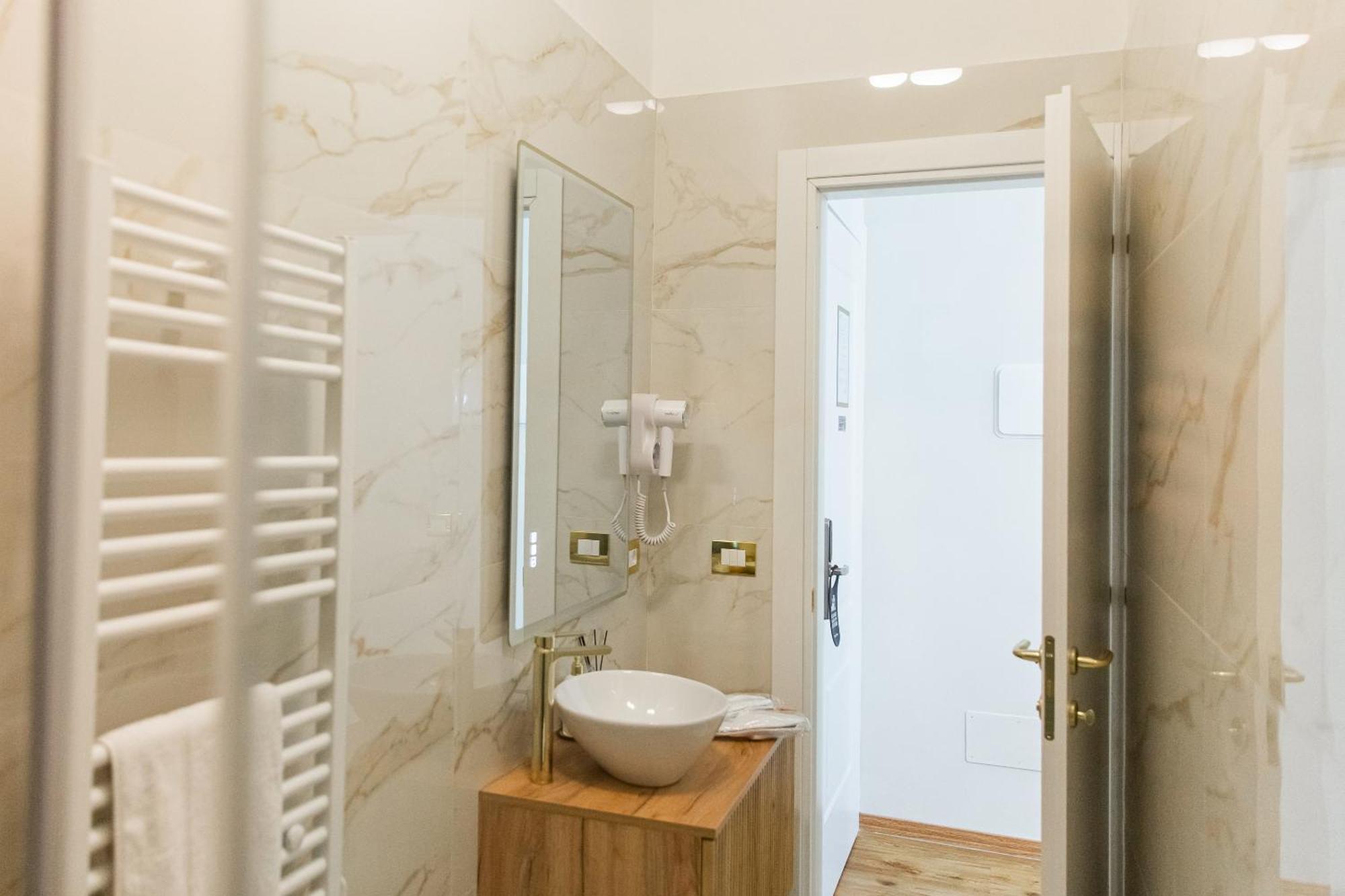 Golden Palace Luxury Guest house Rome